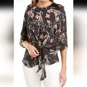 Vince Camuto Tie front floral top size 1X
